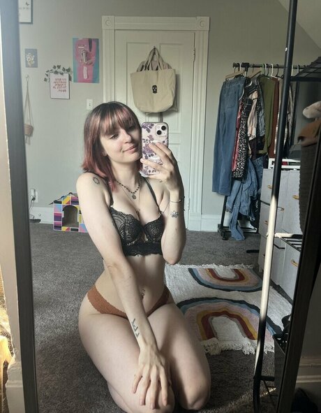 flowersinskylar top actress pics