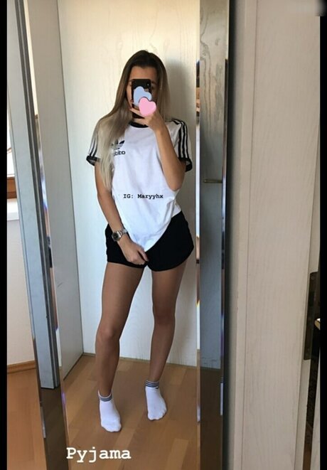 tiny onlyfans porn images