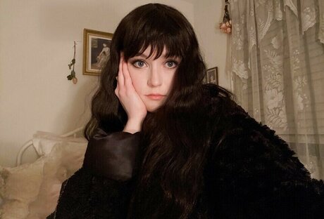 Nicole Dollanganger art star pictures