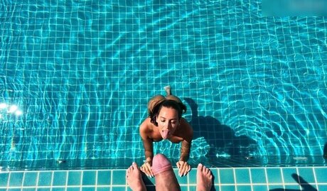 Luxury Girl pornstar erotic photos