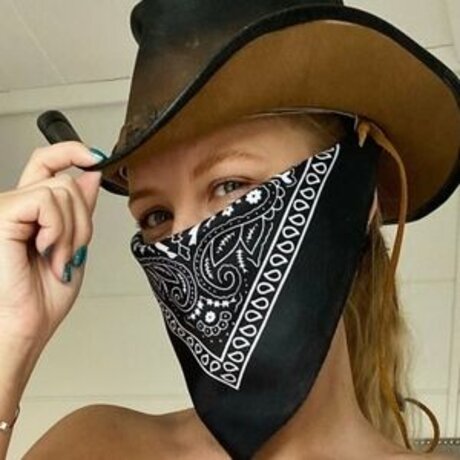 missbunda Suki Bryan sex actress gallery