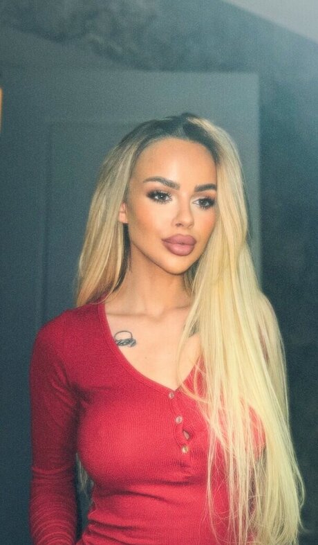 Suzanitta hd model gallery