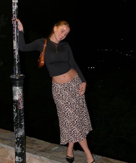 Lauramjj_ beautiful actress picture