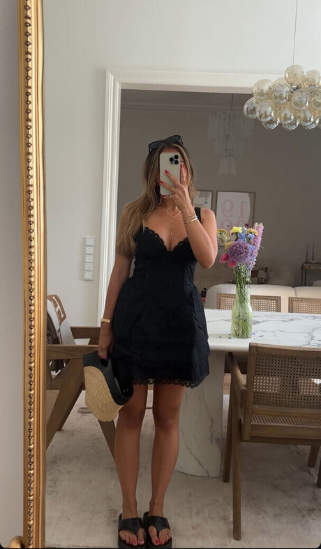 Adorable Caro pornstar exclusive pic