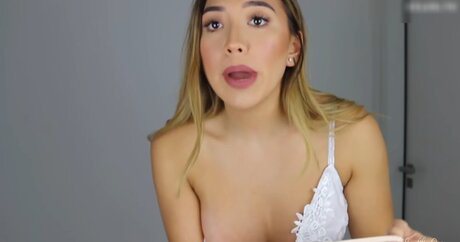 Adorable Caro naked actress photos