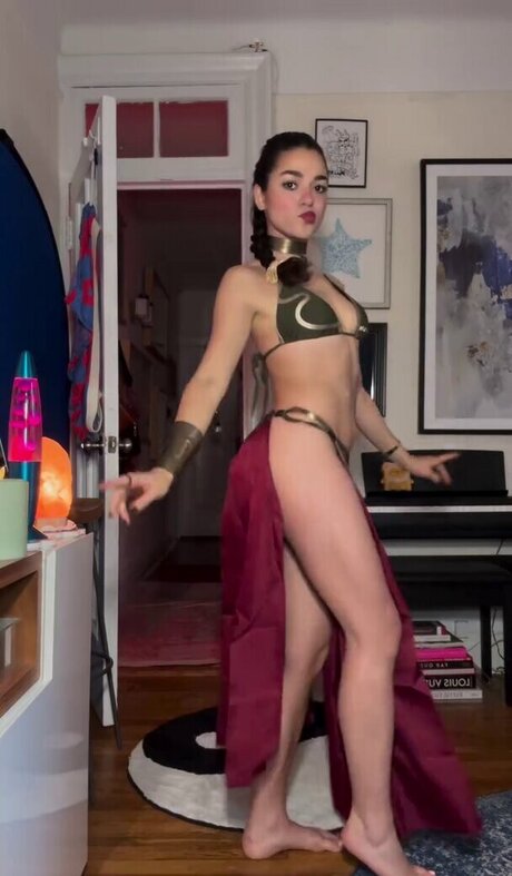 AllyAnnaMaria nude actress archive