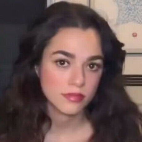 AllyAnnaMaria model pornographic pic