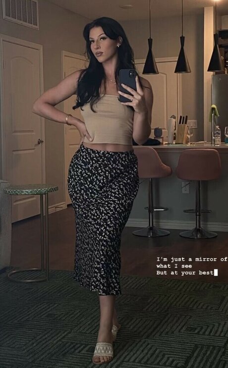 Allison Royalty model top img