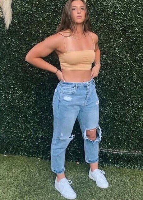 Allison Royalty pornstar free img