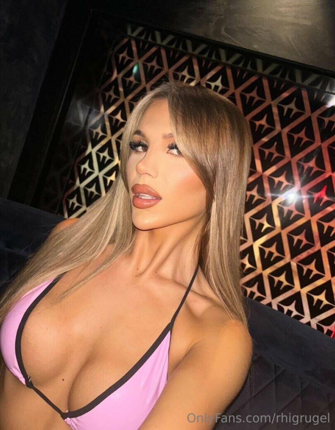 big tits cougar onlyfans naked picture