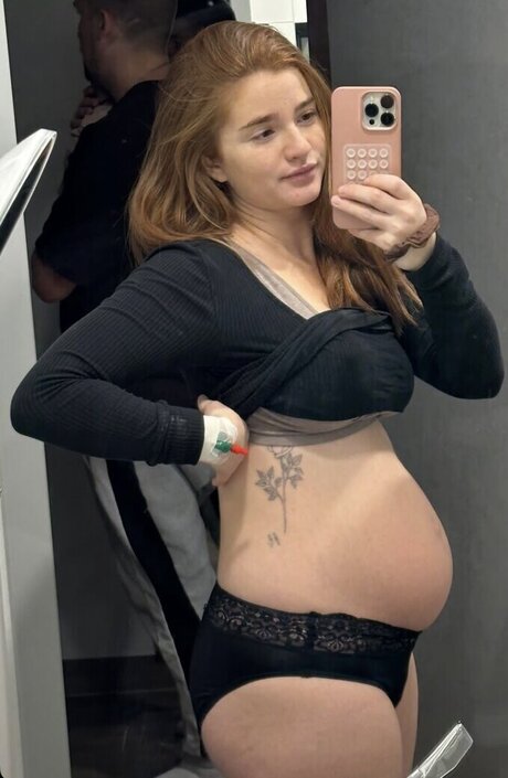 girlfriend experience onlyfans beautiful naked pictures