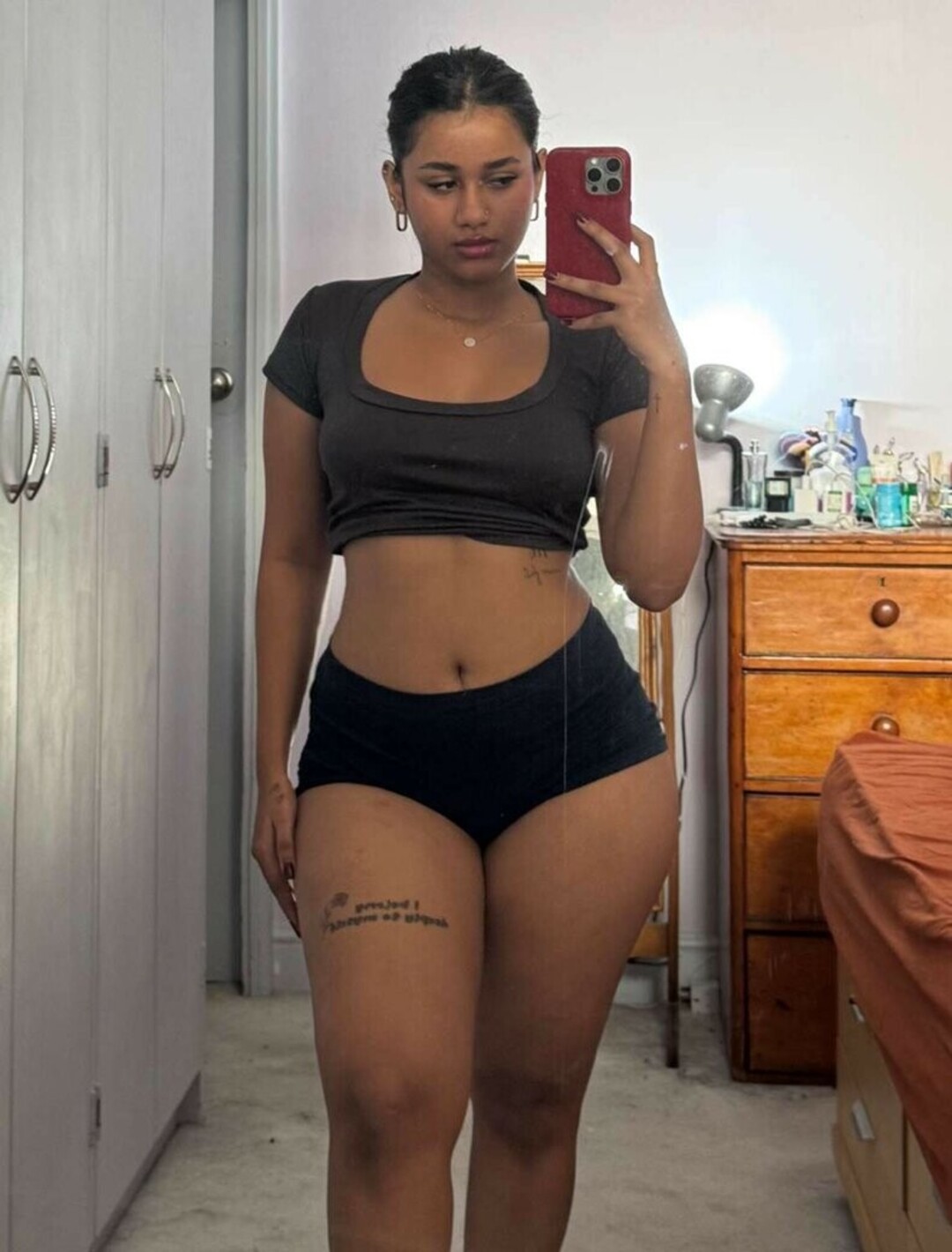 senoritasara nude pornstar photo