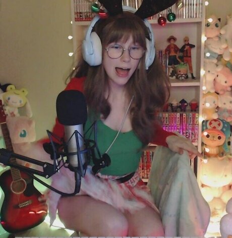 Skymi chan nude pornstar image