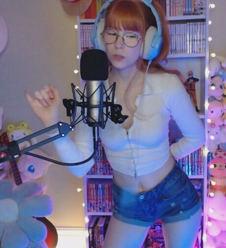 Skymi chan free model pictures