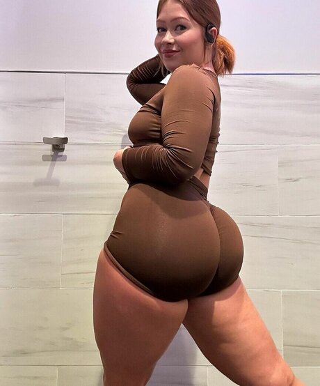 fitlilma nude pornstar pics