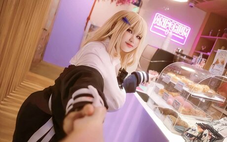 kreyz1e pretty actress picture