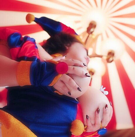 kreyz1e star naked picture