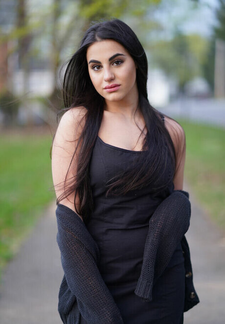 Kayla Elias sexy actress galleries