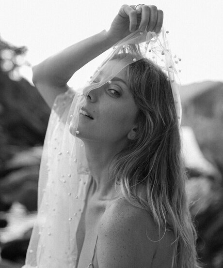 Caroline Abras hd actress pic