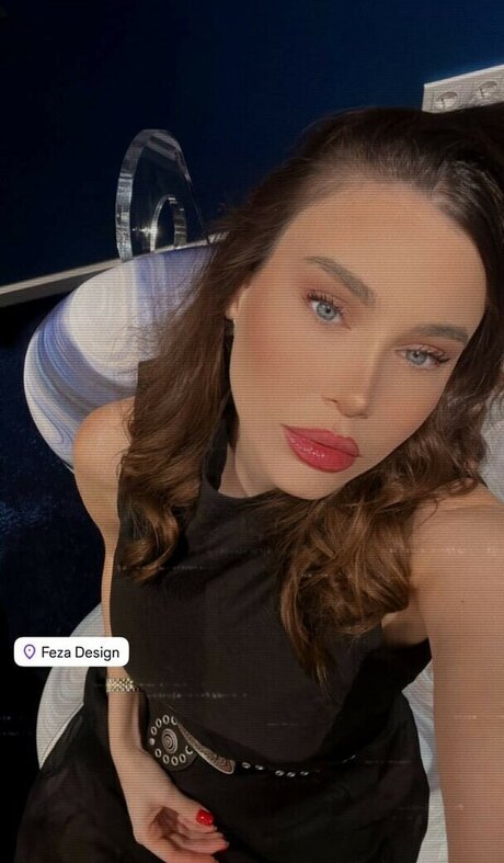 Es1nce top model gallery