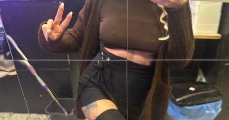 nurraacar pretty pornstar img