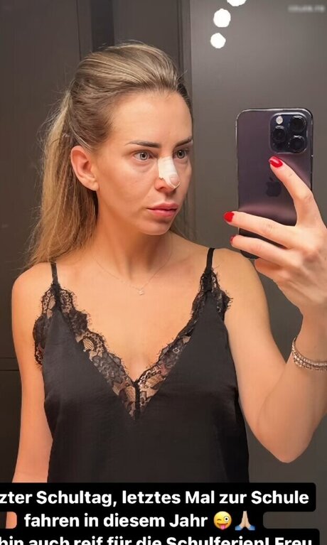 mother daughter onlyfans free nude pictures