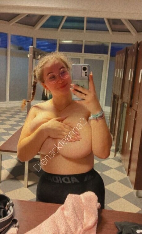 curvy nude onlyfans exclusive images