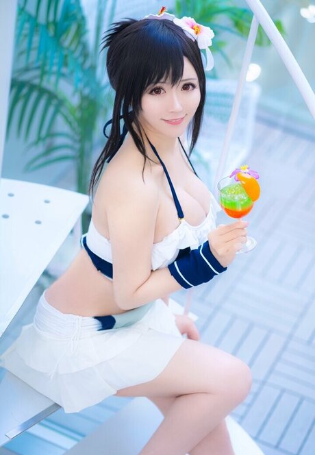 Tifa Cosplay nude actress pics