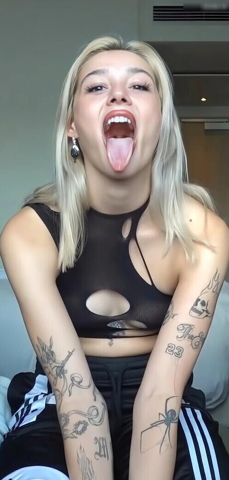 nerdy teen onlyfans free photos