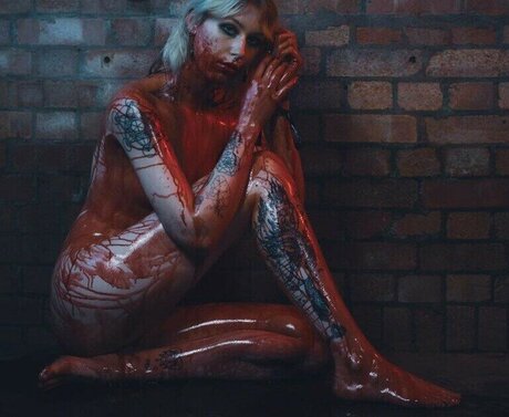 Sisterwhippy model top picture