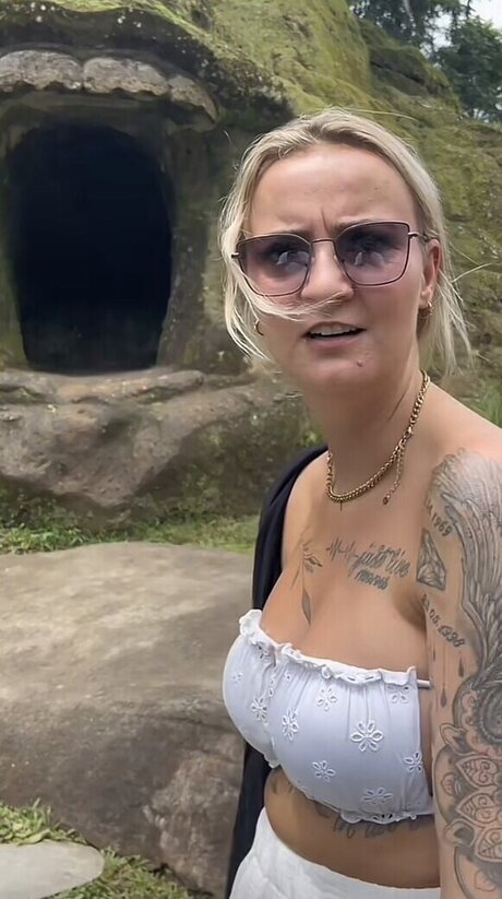 Laberrhababer Sarah model nude photo