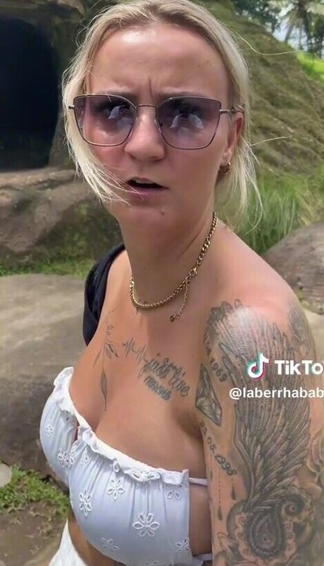 Laberrhababer Sarah hot actress images