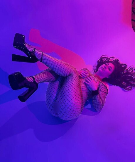 Farah Asteri model pretty gallery