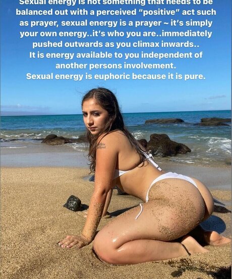 Farah Asteri model sex picture