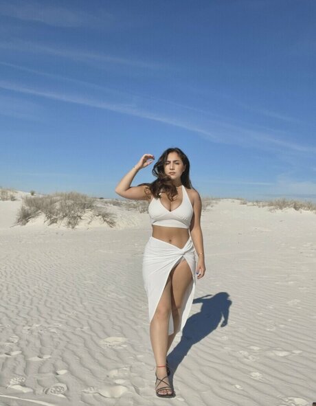 Farah Asteri model porn pictures