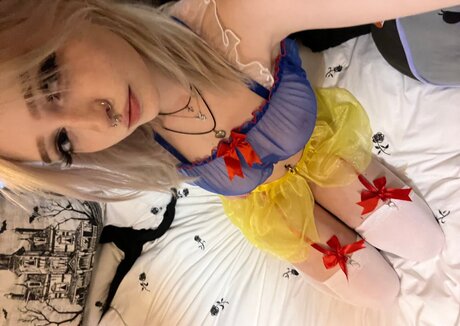 m vlntn__ pretty actress photos