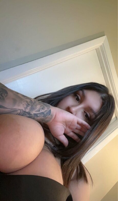 Ilenesvanity pornstar naked picture