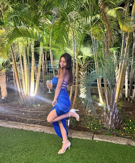 shir vaturi hot actress img