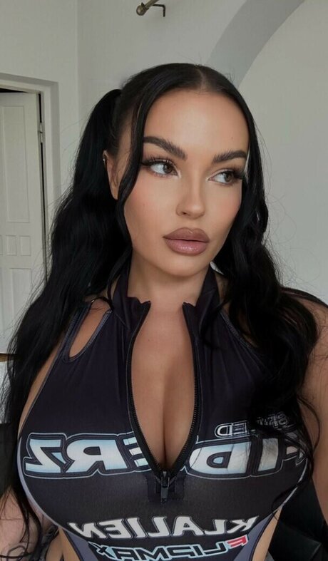 Emilia Emjeni pornstar top img