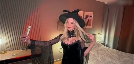 Anastangel profile image