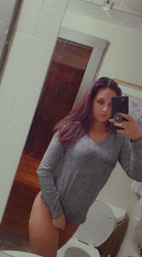 Victoria Santos model nude photos