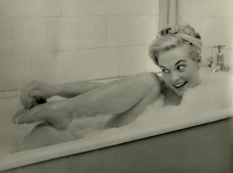 Vintage Sexy Celebs star pretty img