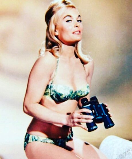 Vintage Sexy Celebs hot actress archive