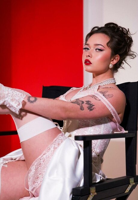 Enina24 pornstar hd galleries