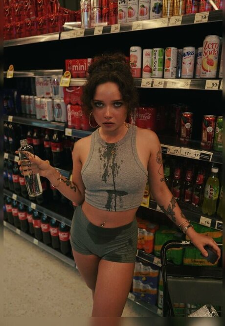 Enina24 model top pictures