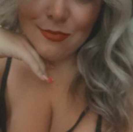 dollydrunkeyes xxx star photo