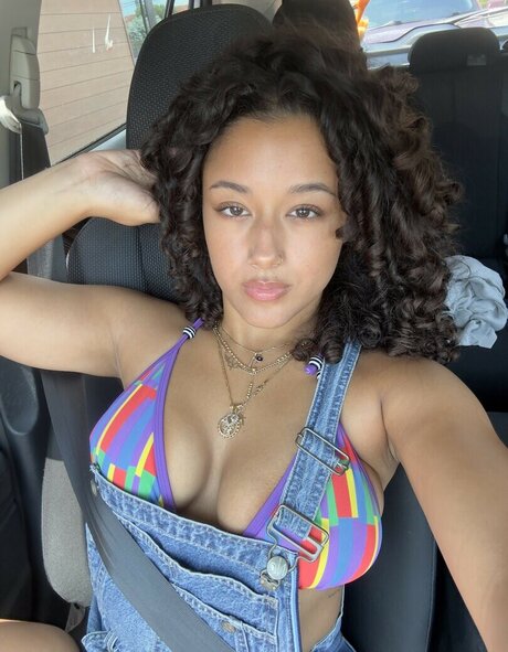 kloeelise star pornographic photo