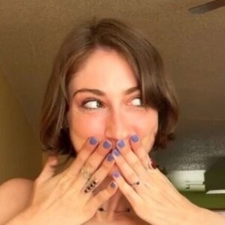 Karrrlie sexy actress photo