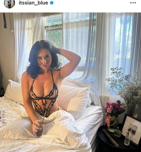 Itssian blue porn model gallery