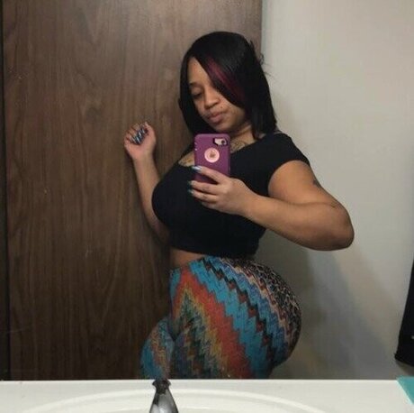 Juicy The Body pretty actress photo